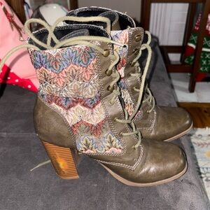 Dolce by Mojo Moxy boots size 8